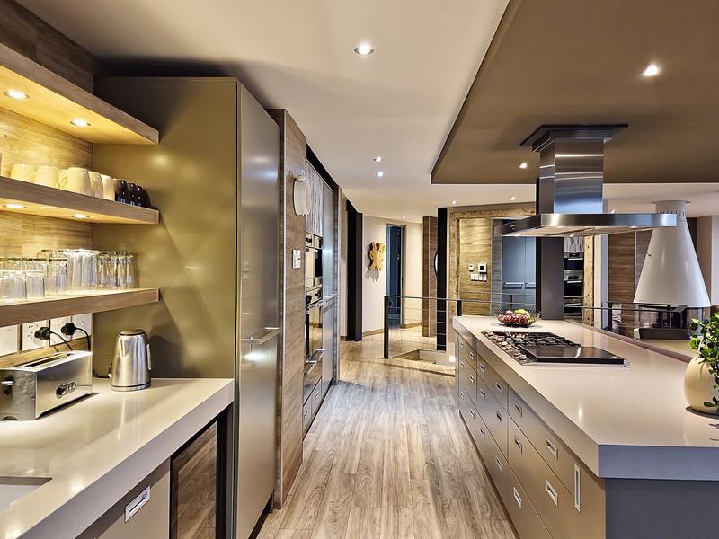 5 Bedroom Property for Sale in Bakoven Western Cape